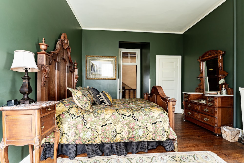 Vrooman Mansion Bloomington 37/72