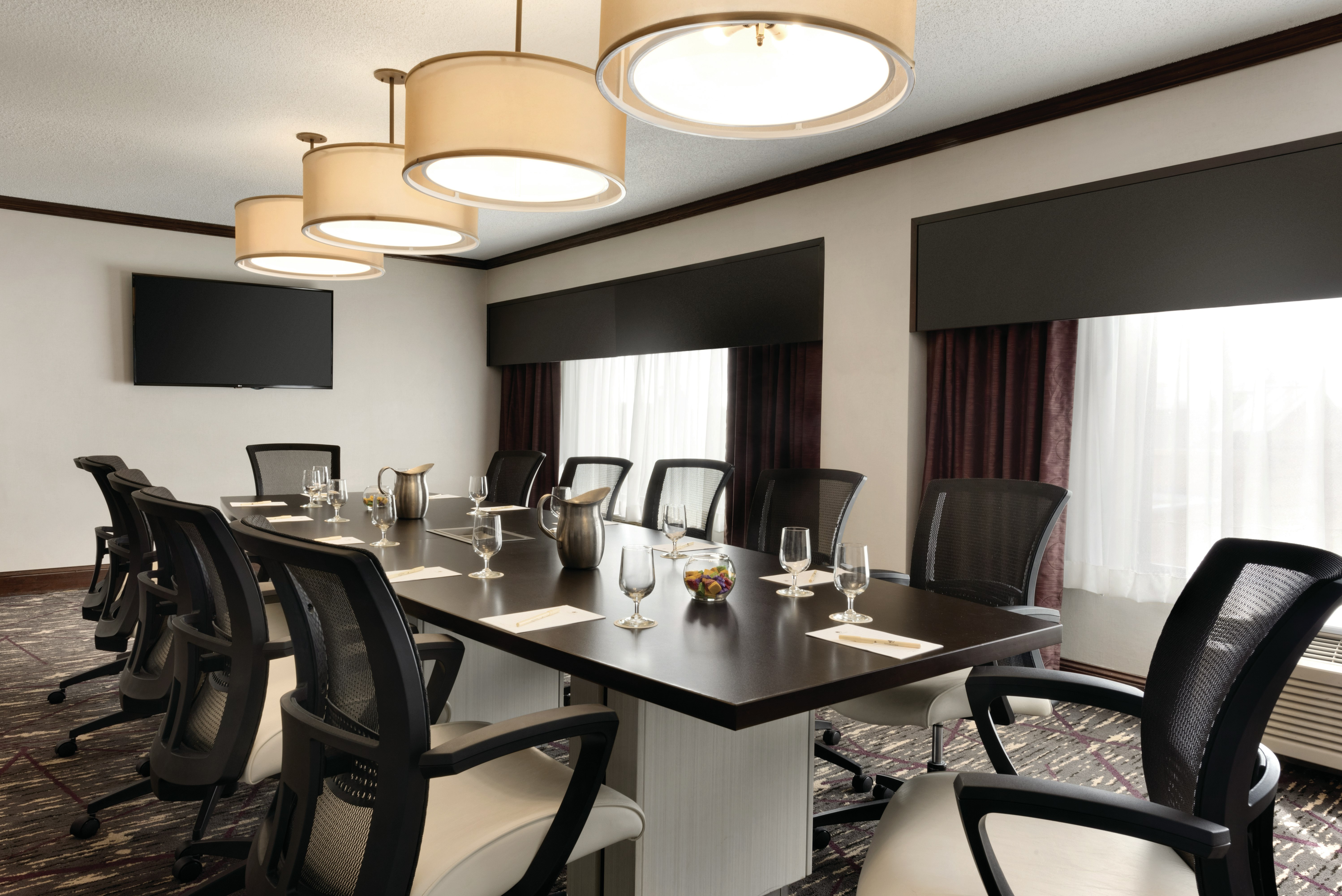Doubletree By Hilton Milwaukee 43/58
