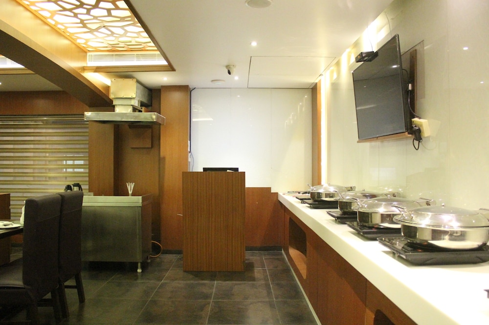 Nk Grand Park Hotel 9/60