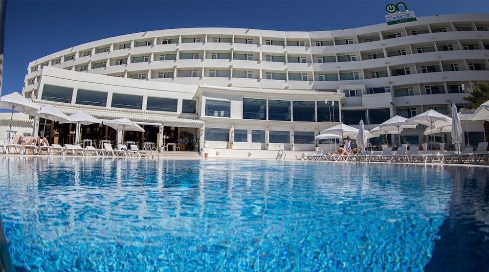 On Hotels Oceanfront Adults Designed 1/50