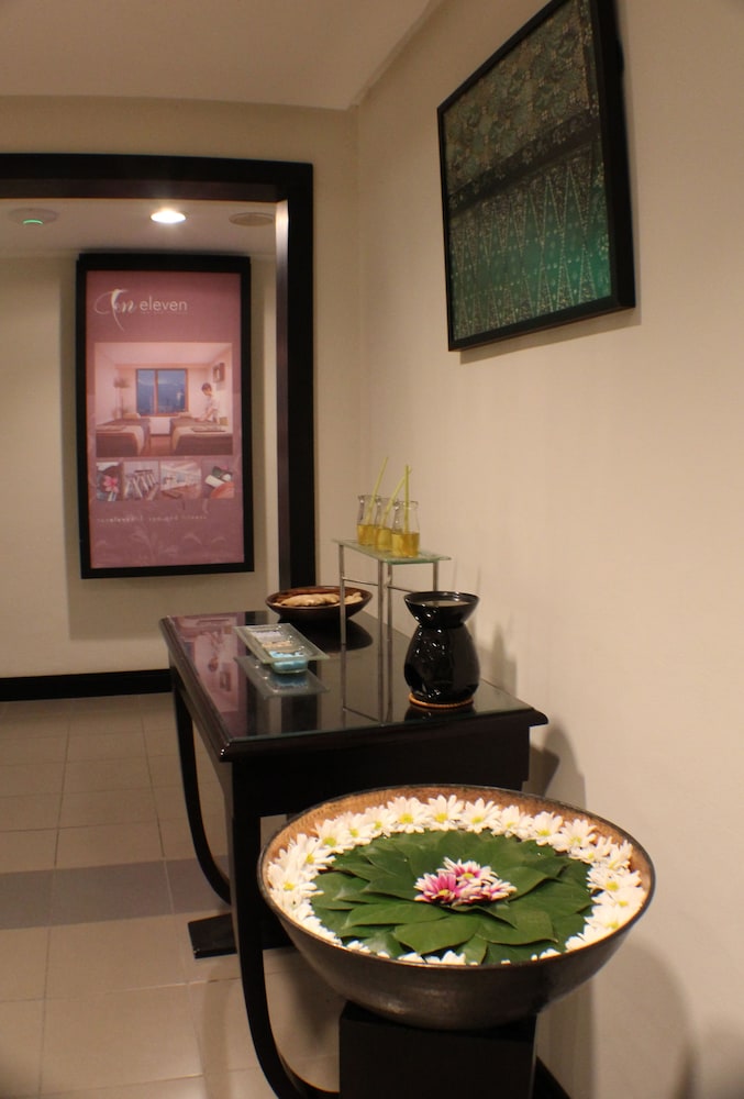 Hotel Santika Pandegiling 30/55