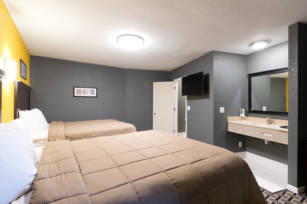 Cozy Rest Motel 24/39