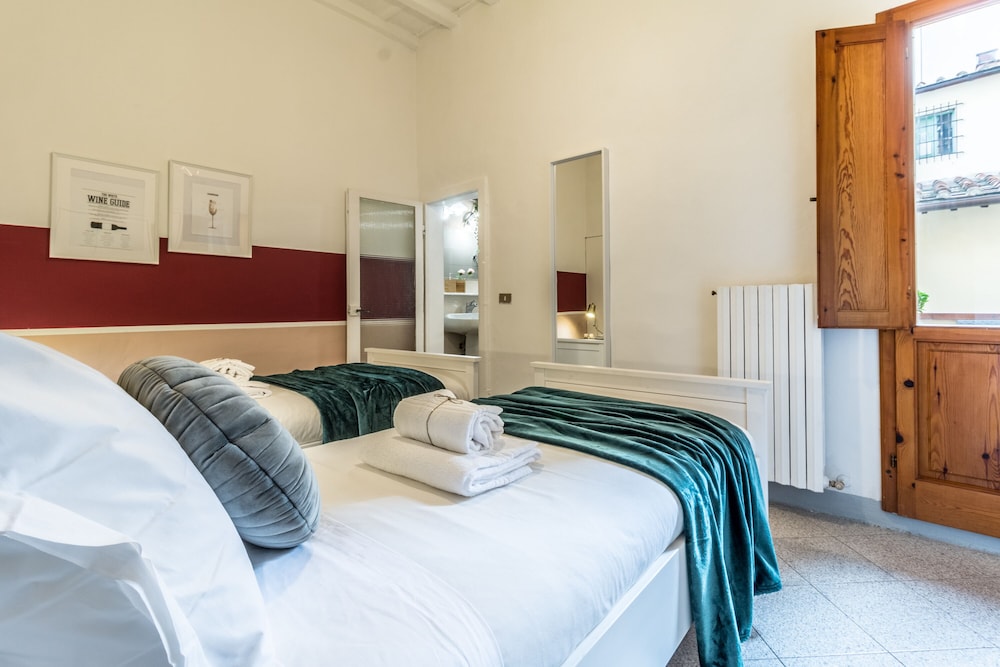 Wine Apartments Florence Sangiovese 9/40