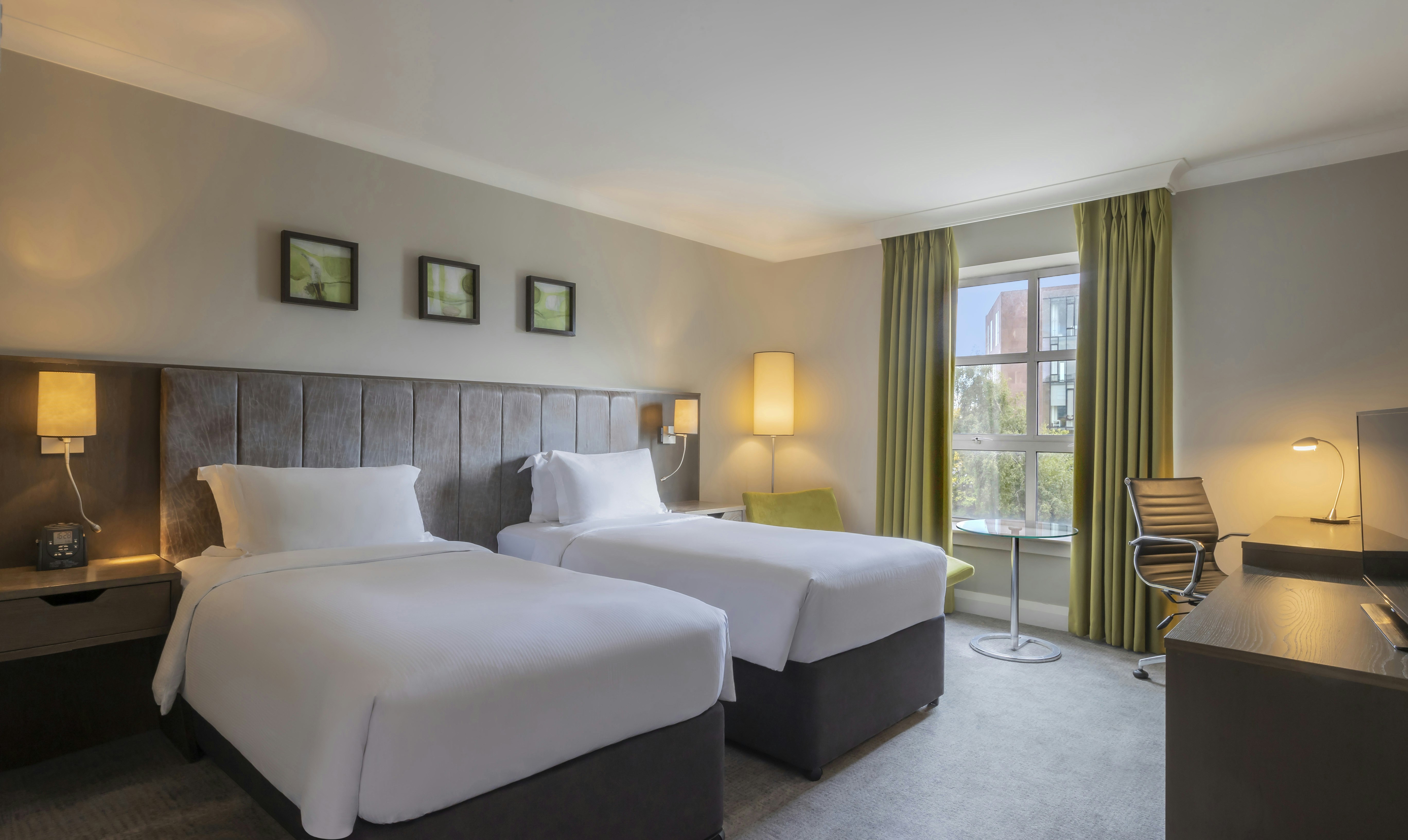 Superior, Twin Beds, Canal View