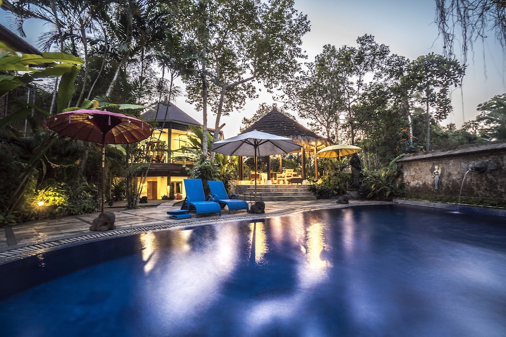 Gajah Biru Bungalows 43/50