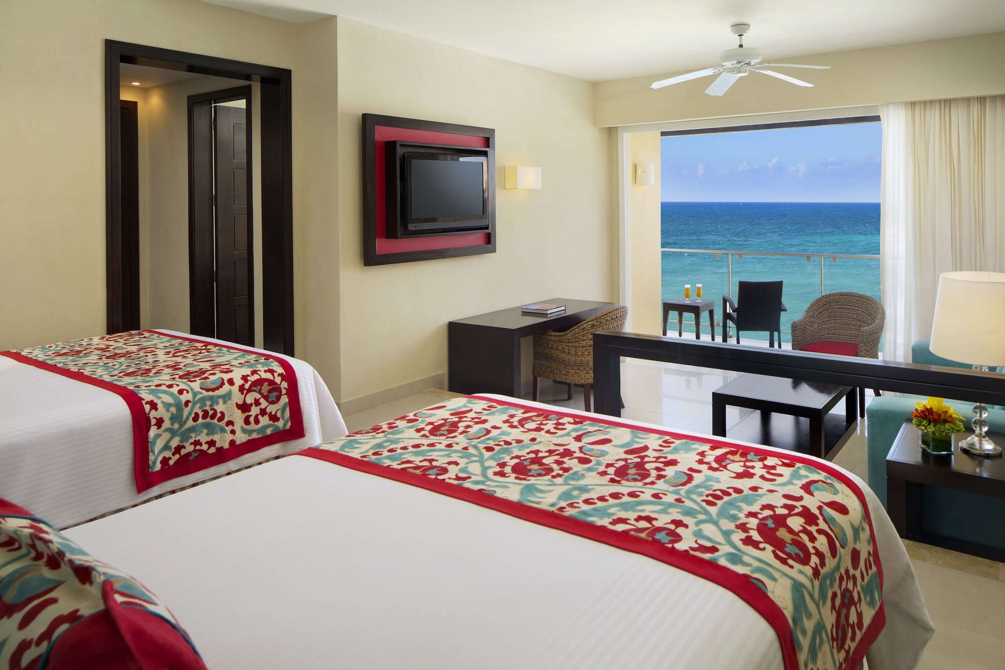 Junior Suite, 2 Double Beds, Ocean Front