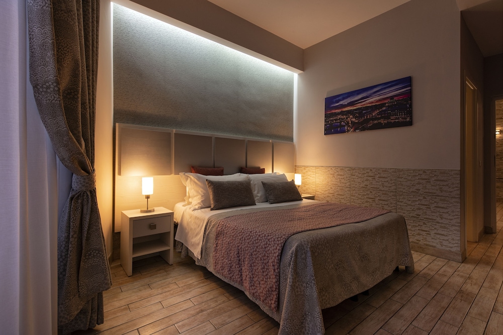 Five Rooms Rome 9/63