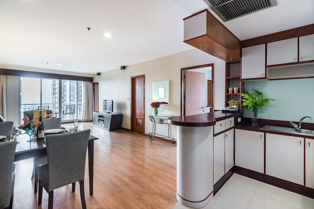 Evergreen Place Siam by UHG 57/72