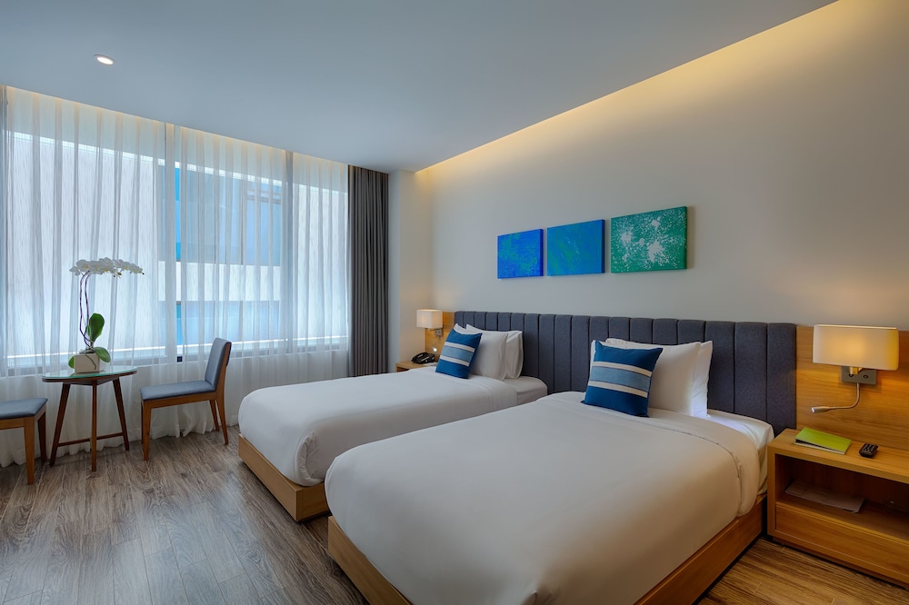 غرفة ديلوكس بسرير كوين، Parosand Danang Hotel 5/10