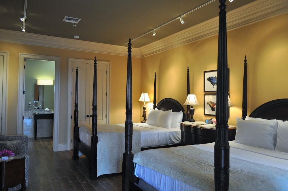 The Inn At Houmas House 7/32