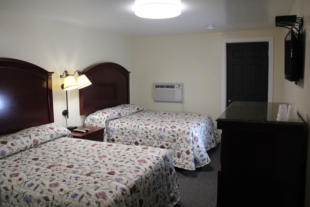 Pleasant Hill Motel 7/19