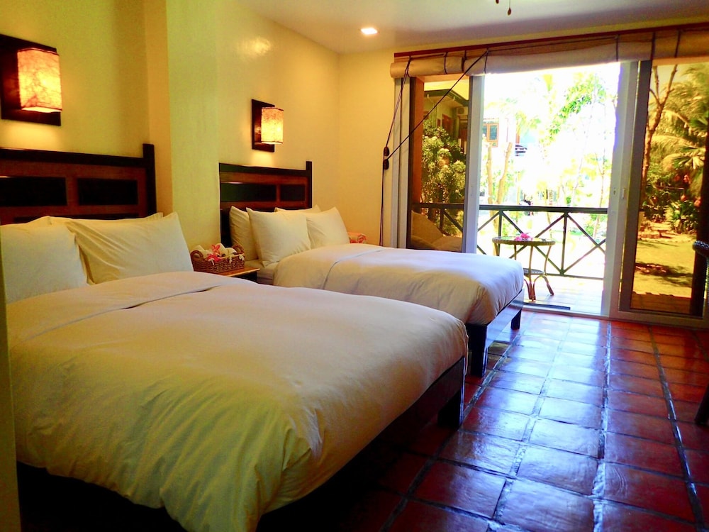 Edgewater Dive & Spa Resort 21/73