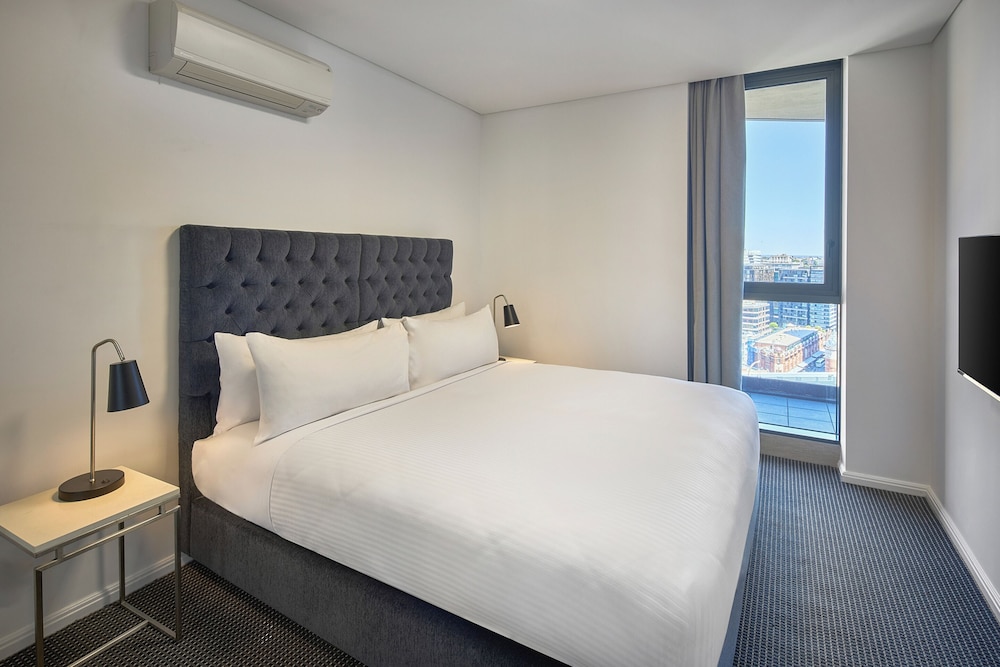 1 Bedroom, Sky, Suite, King Bed, Balcony