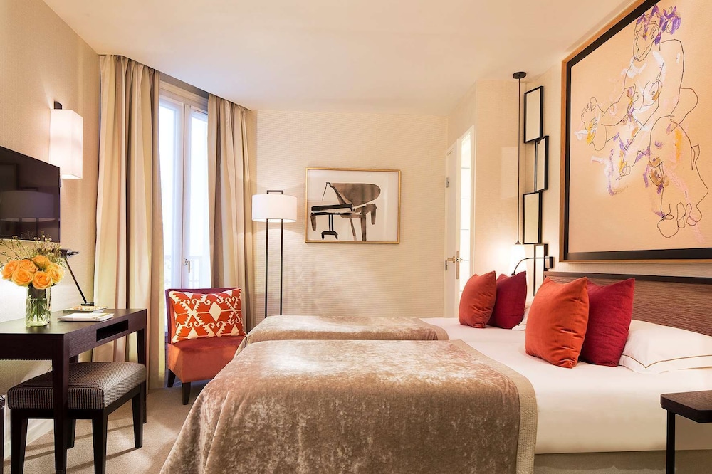 SUPERIOR, DOUBLE OR TWIN BED