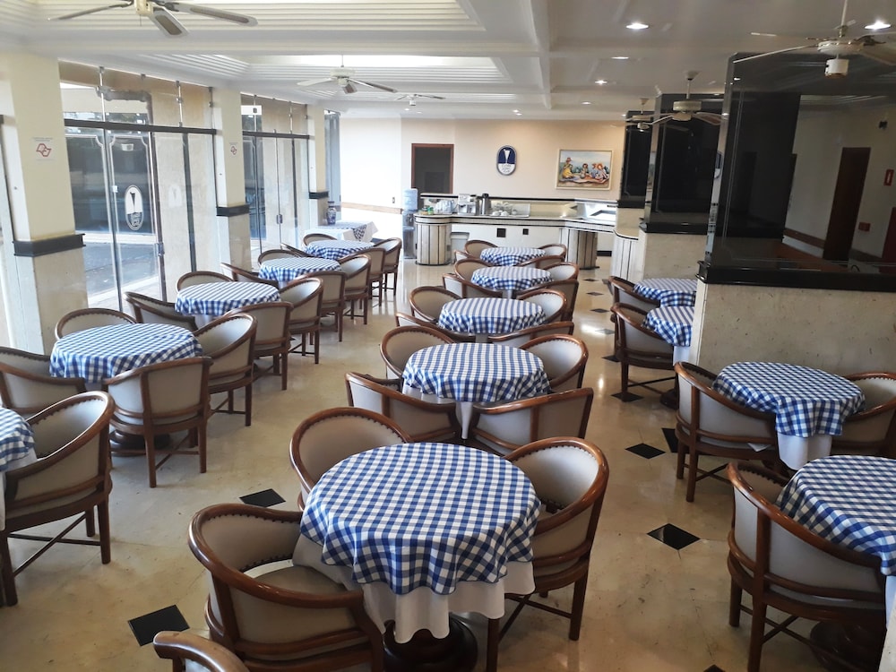Astron Associado Cristal Palace Hotel 41/56