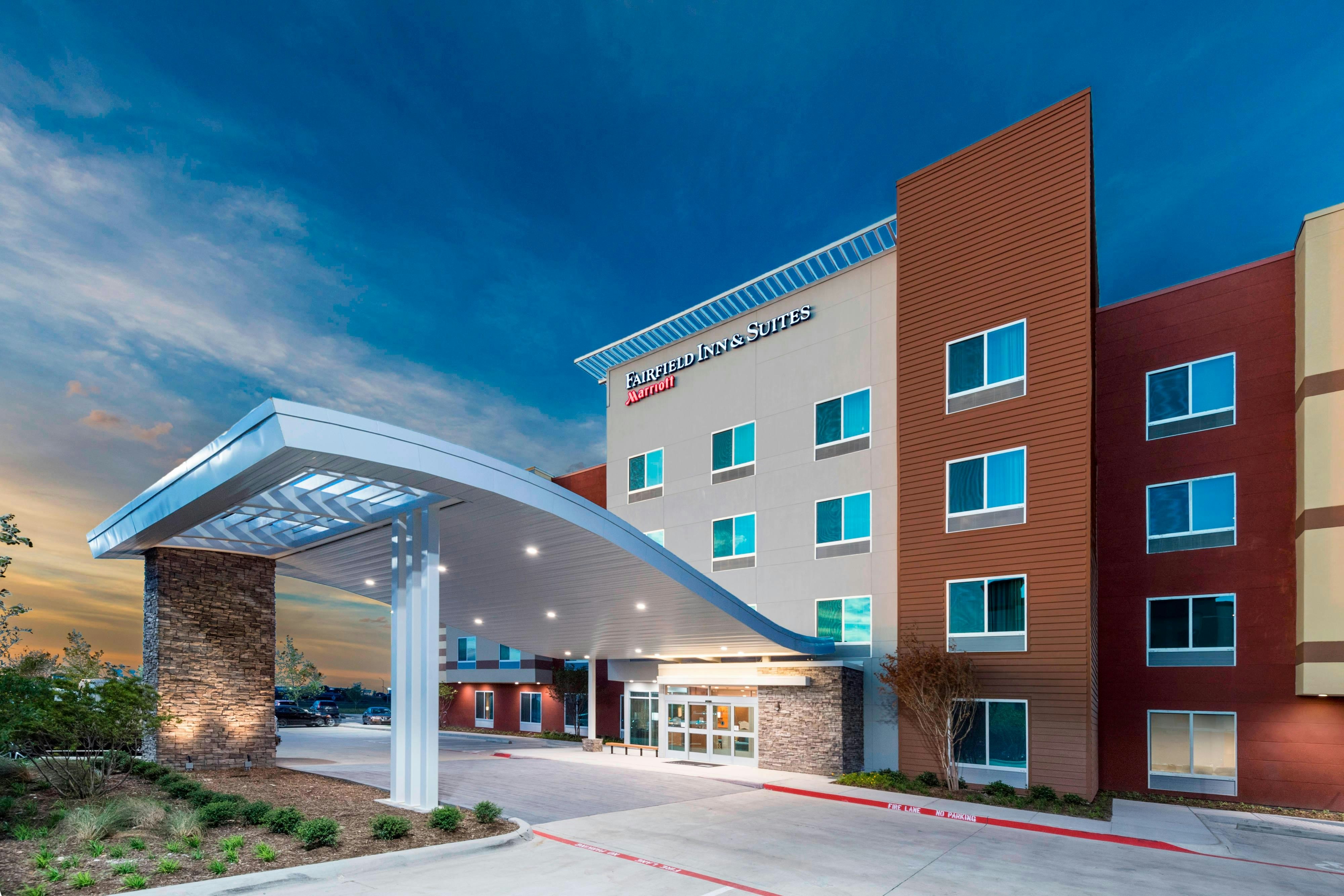 Fairfield Inn Suites Dallas Waxahachie 2/34