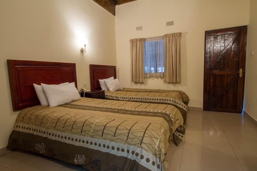 Ngolide Lodge 12/45