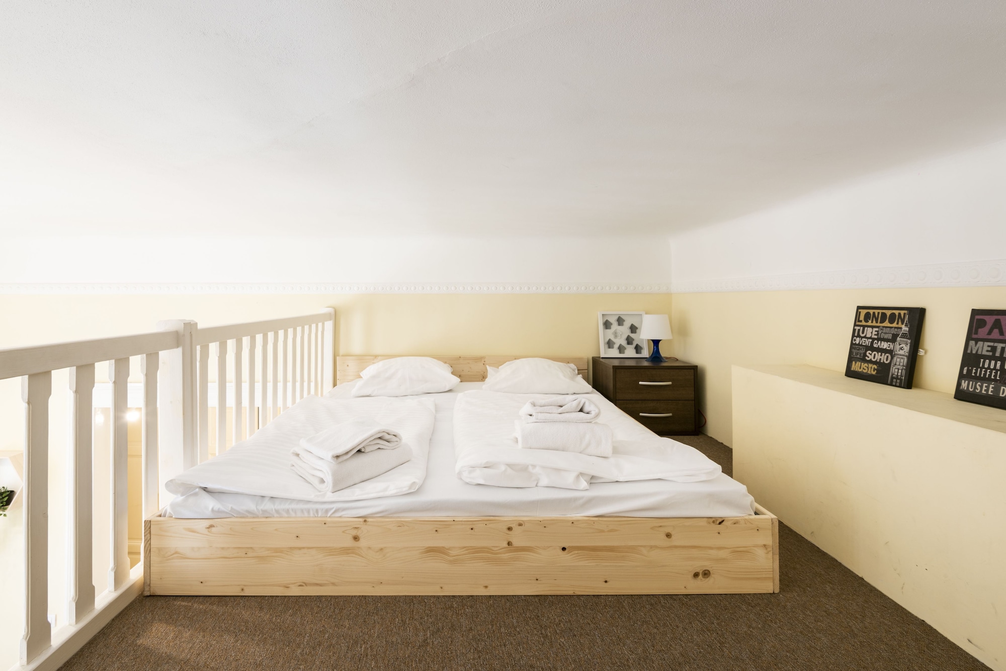2 Bedrooms, Design, Apartment, 5 Beds, Bunk Bed, Sofa، Hybernska Apartments 10/10