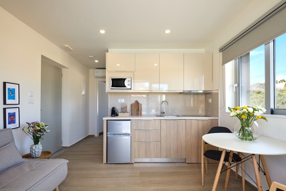 Villaggio Mare Suites 7/60