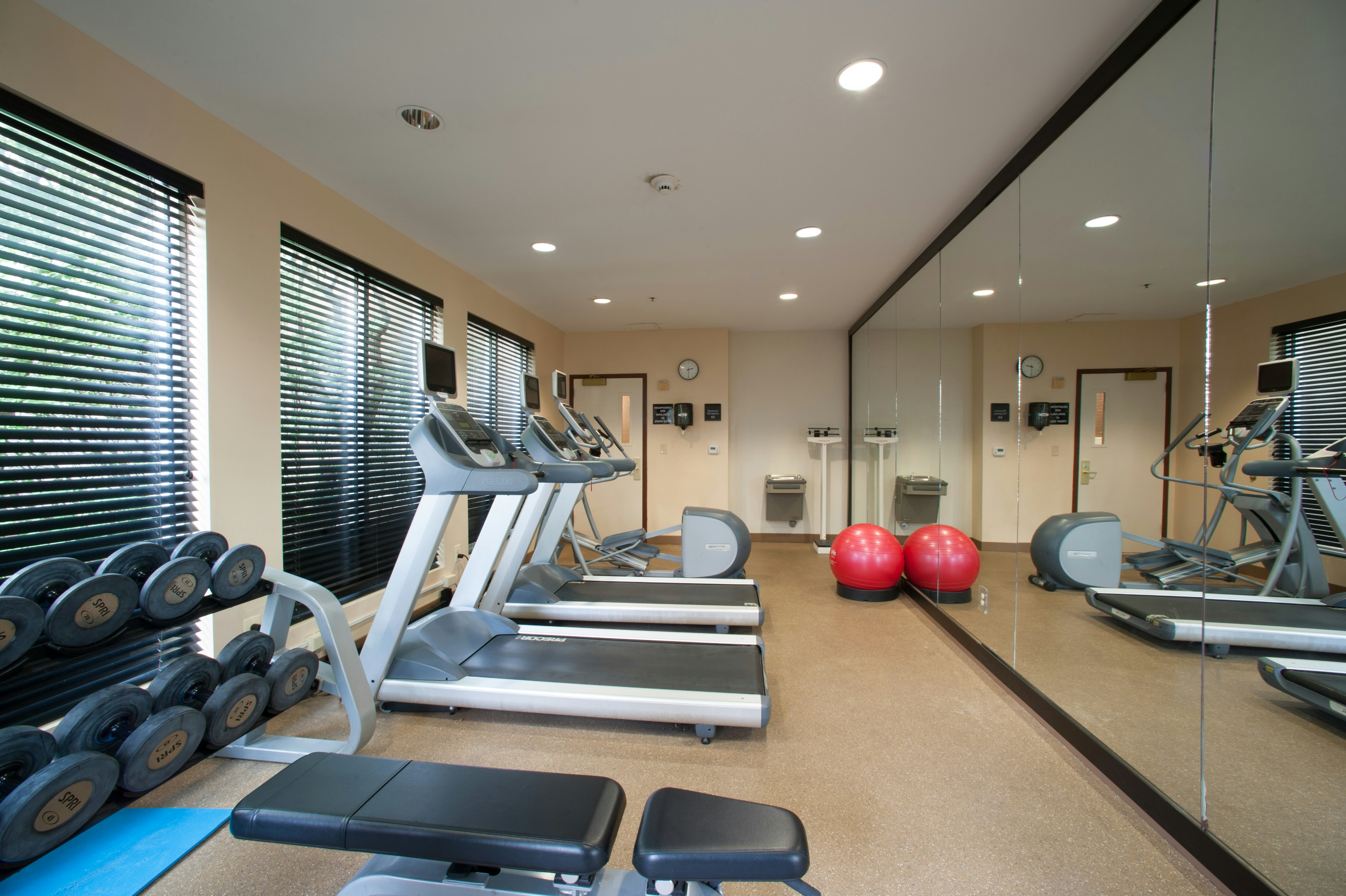 Hilton Garden Inn Tulsa Airport 23/47
