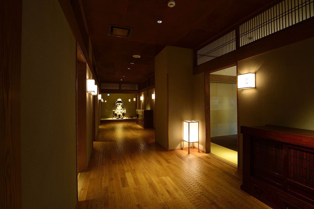 ATAMI SEKITEI 33/68