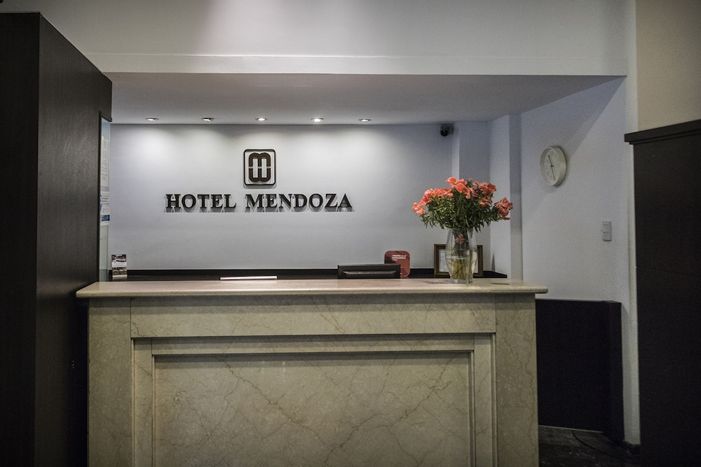 Mendoza Hotel 3/66