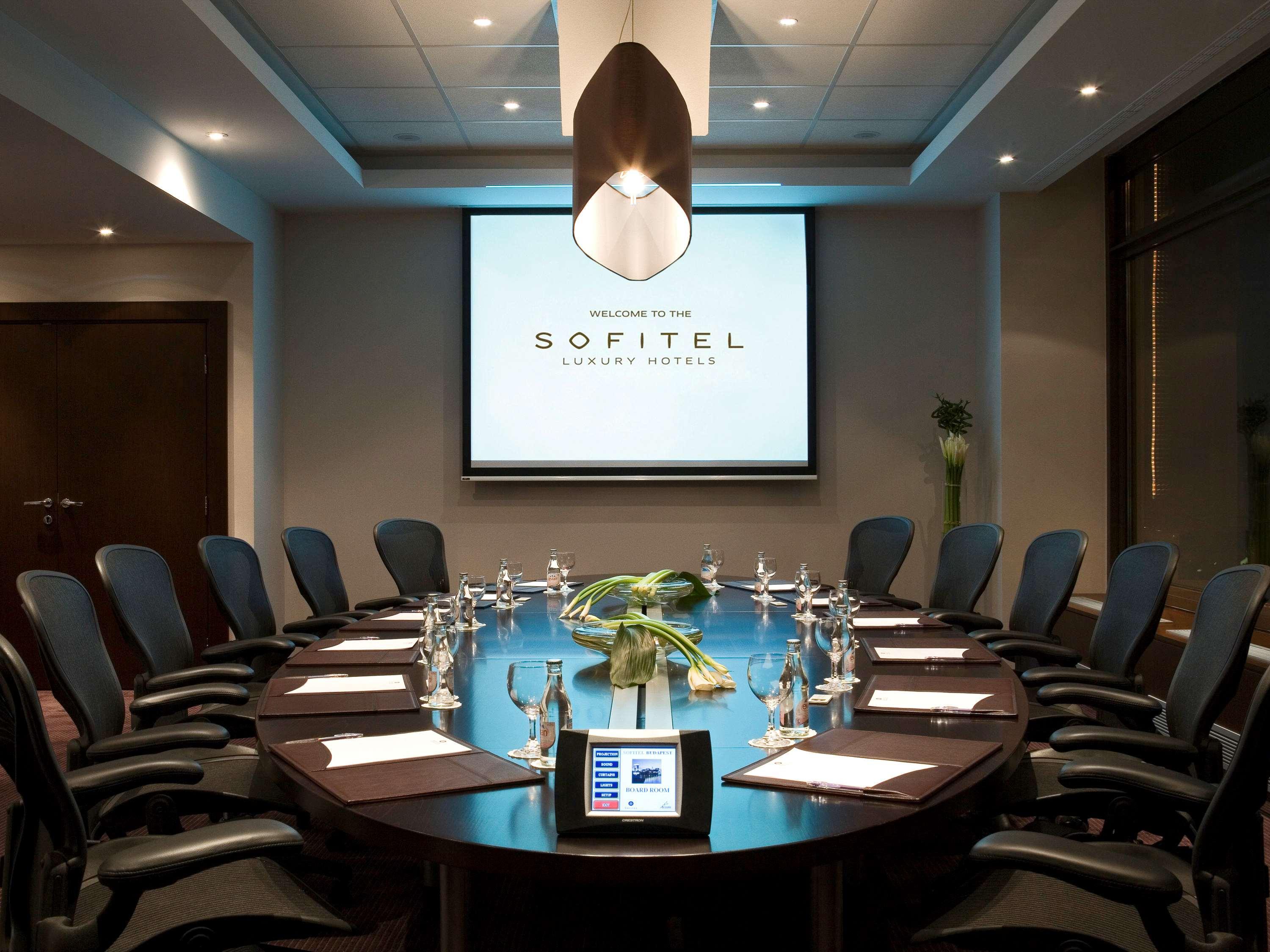 Sofitel Budapest Chain Bridge 40/50