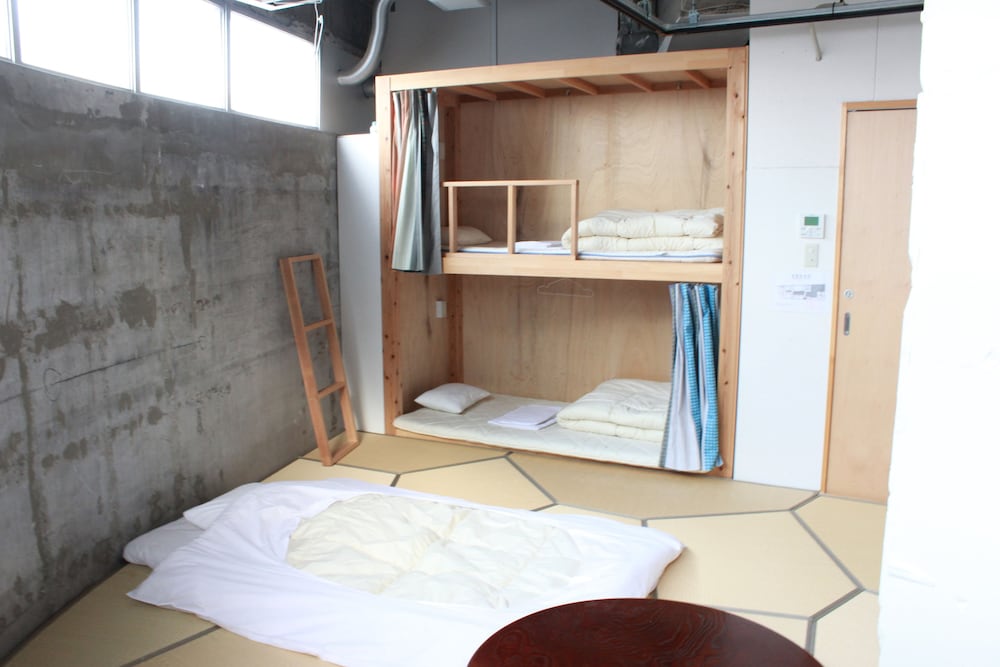 Hostel And Dining Tanga Table 9/57