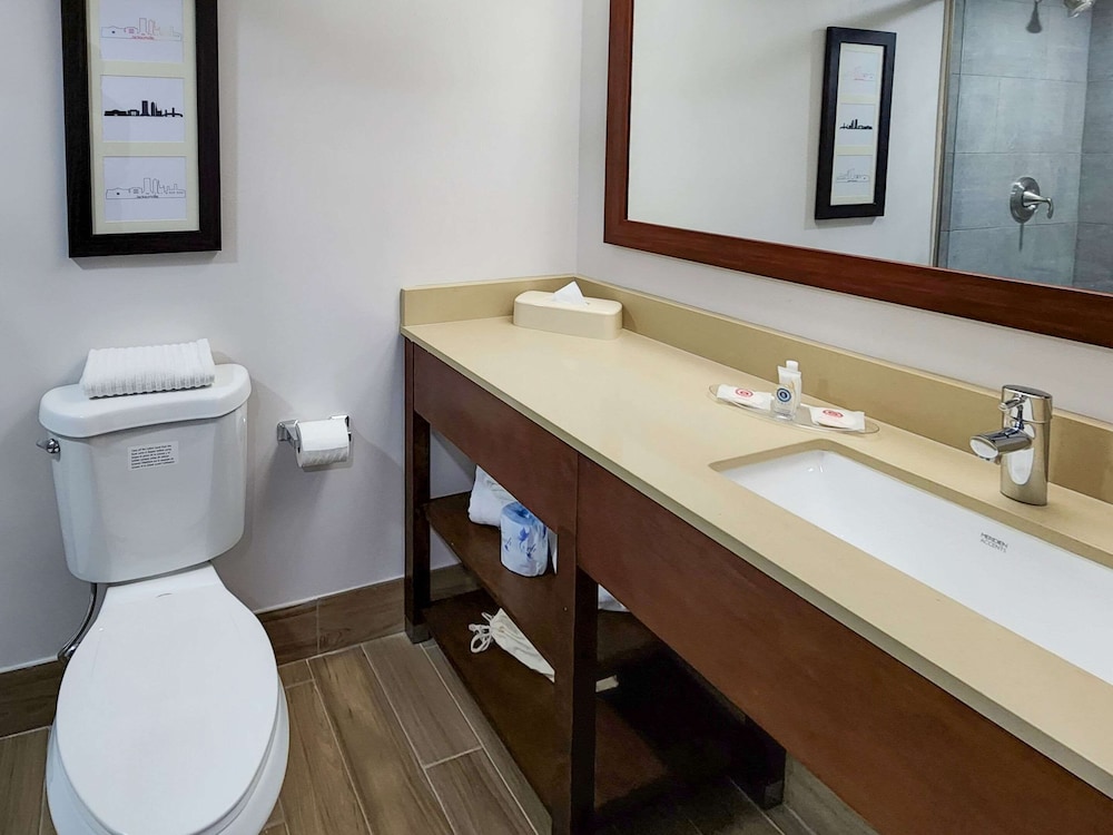 Comfort Suites Baymeadows Near Butler Blvd 26/27