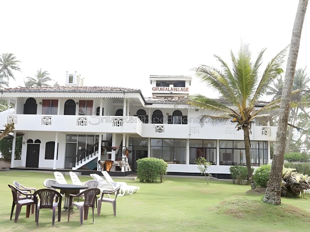 Giragala Village Hotel in MIRISSA