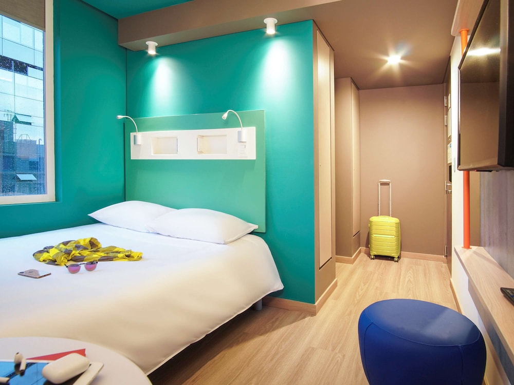 STANDARD, DOUBLE BED, ACCESSIBLE