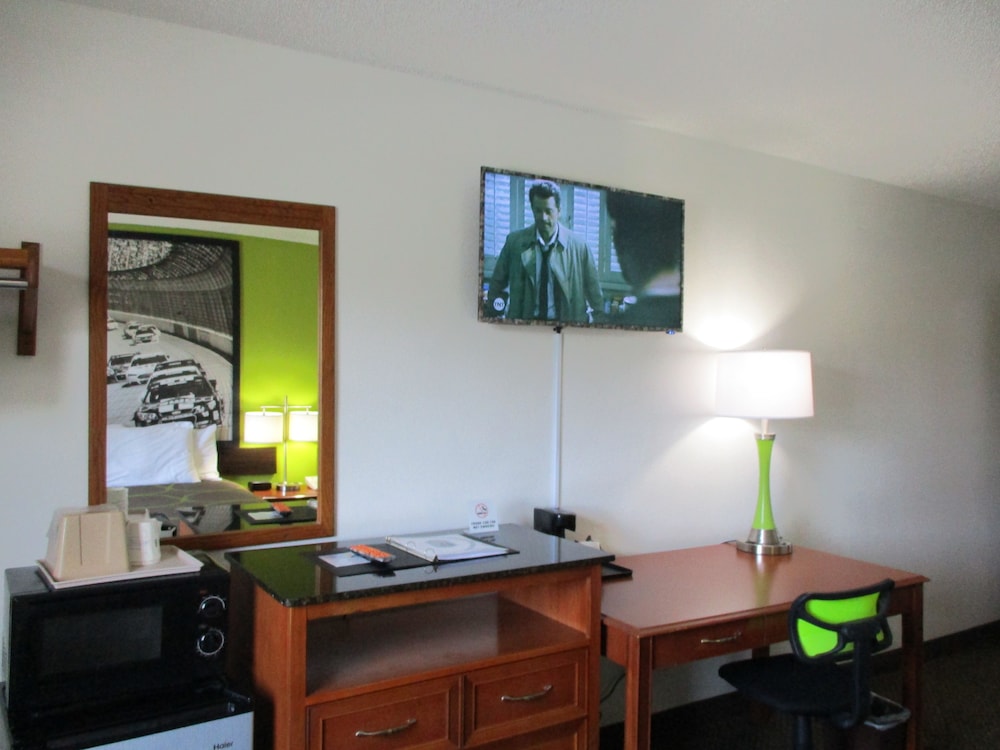 Super 8 by Wyndham Franklin 39/43