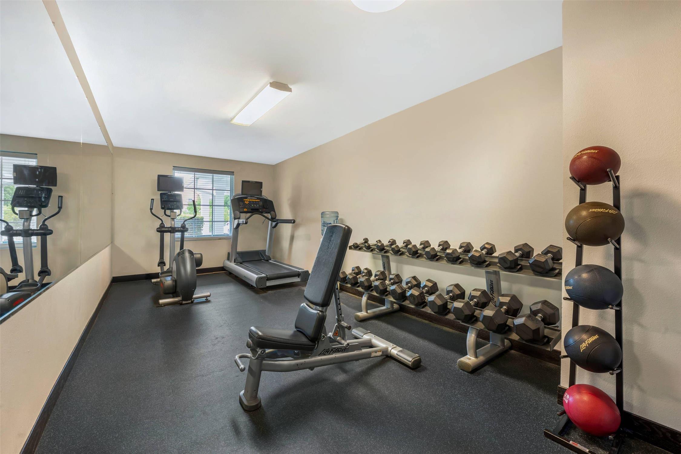 Mainstay Suites Camp Lejeune 19/38