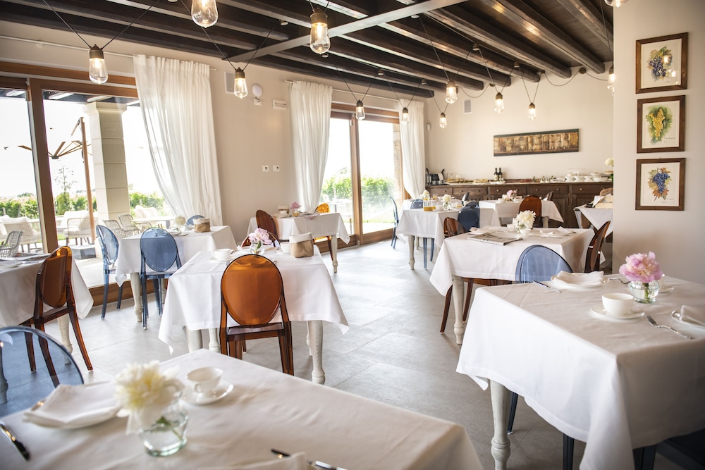 Magari Estates Hotel 45/61