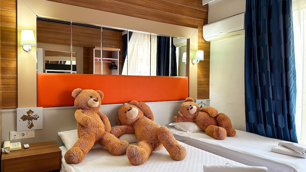 Club Hotel Anjeliq 25/50