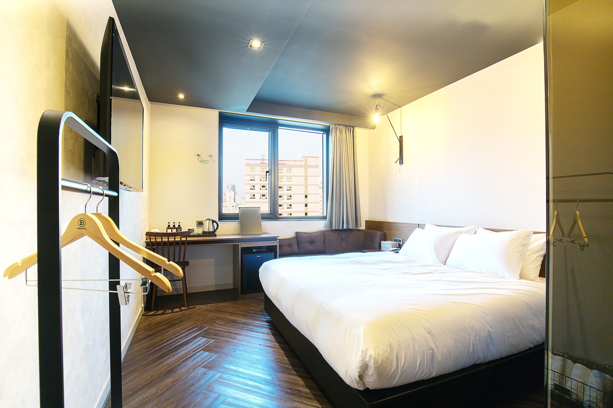 SPA, DELUXE, KING BED, CITY VIEW