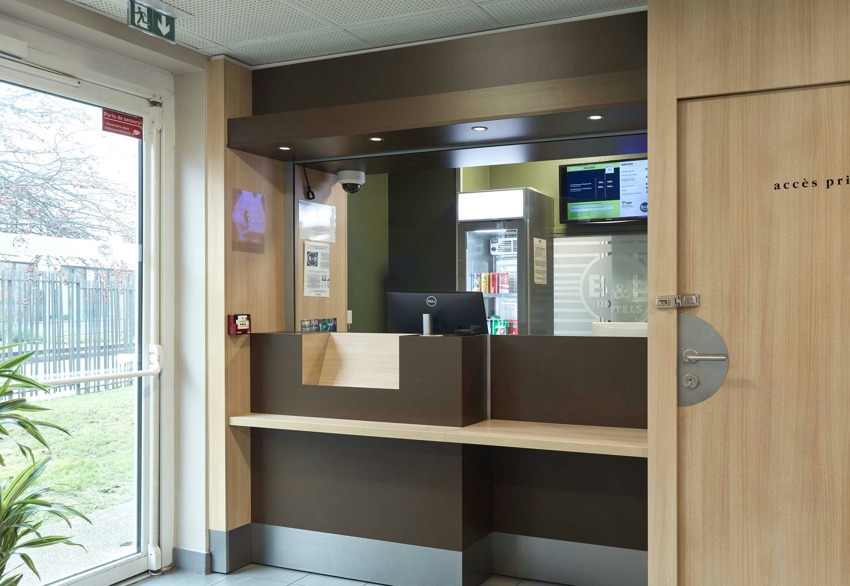 Lobby at B&B Hotel Orly Chevilly Marche International, CHEVILLY LA RUE