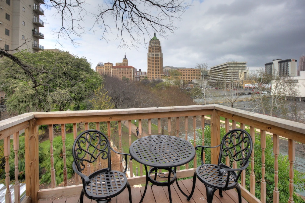 Inn on the Riverwalk 39/50
