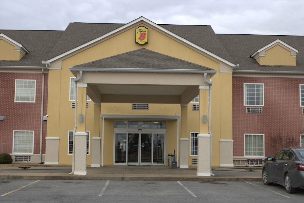 Super 8 by Wyndham Rainsville 16/23