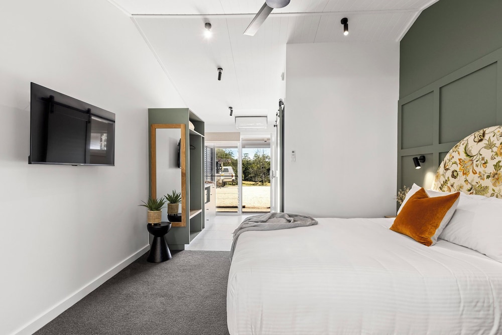Superior, Queen Bed