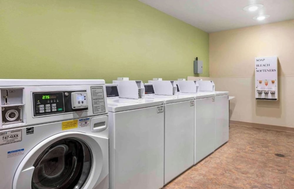 Studio 6 Extended Stay Cincinnati Sharonville OH 10/44