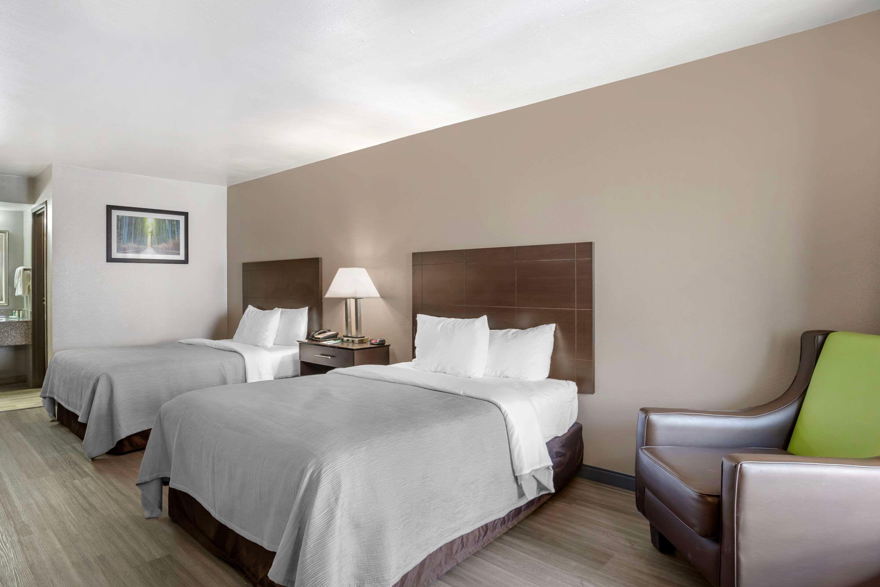 Upgrade, Efficiency, 2 Queen Beds