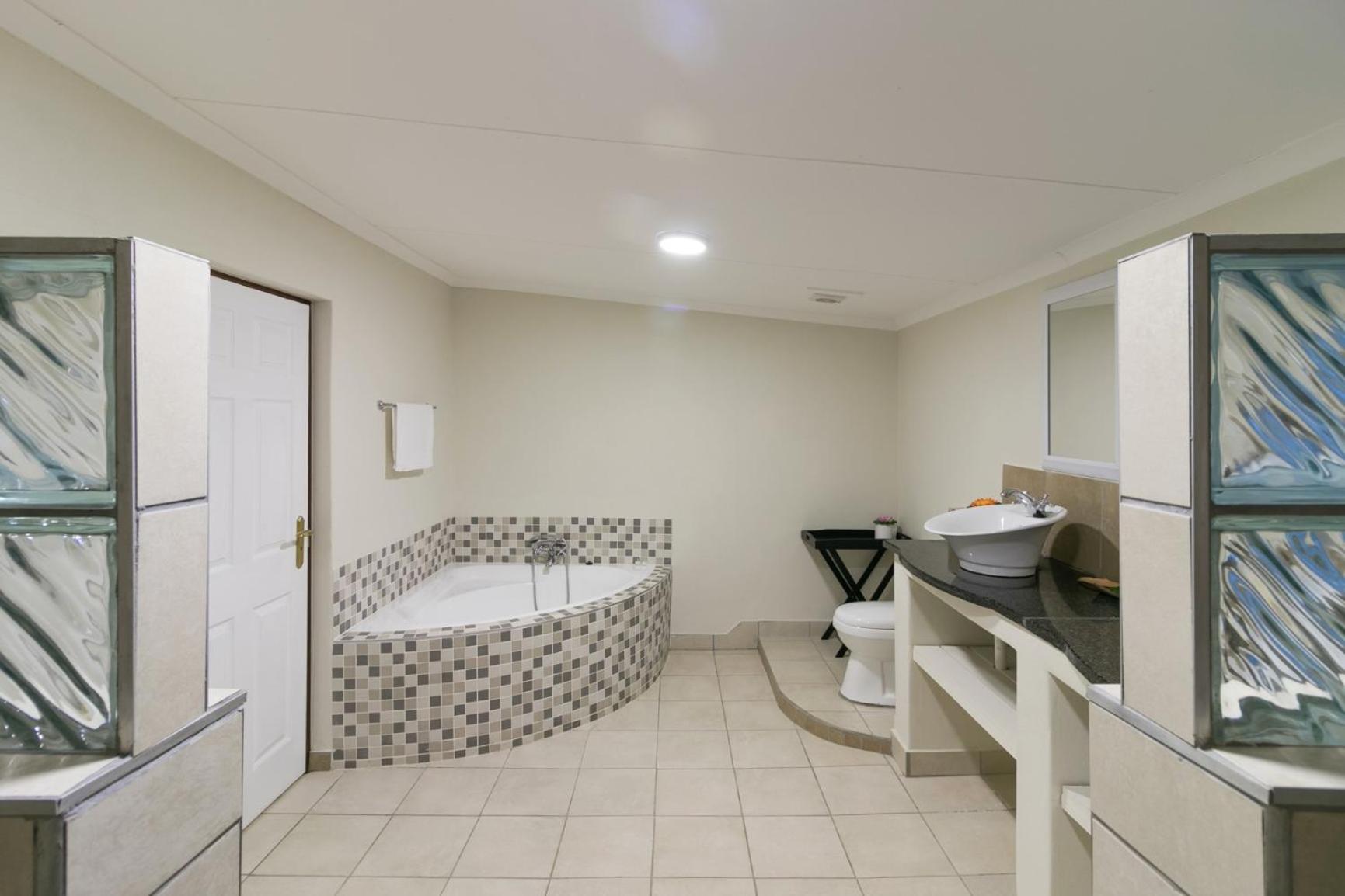 Eastbrook River Lodge 48/50