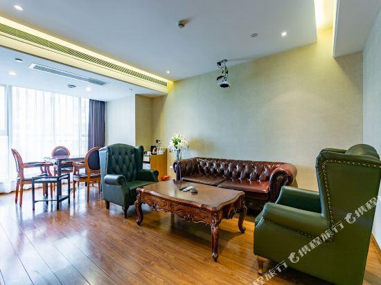 James Joyce Coffetel (Chengdu East Railway Station Lvdi 468) 18/22