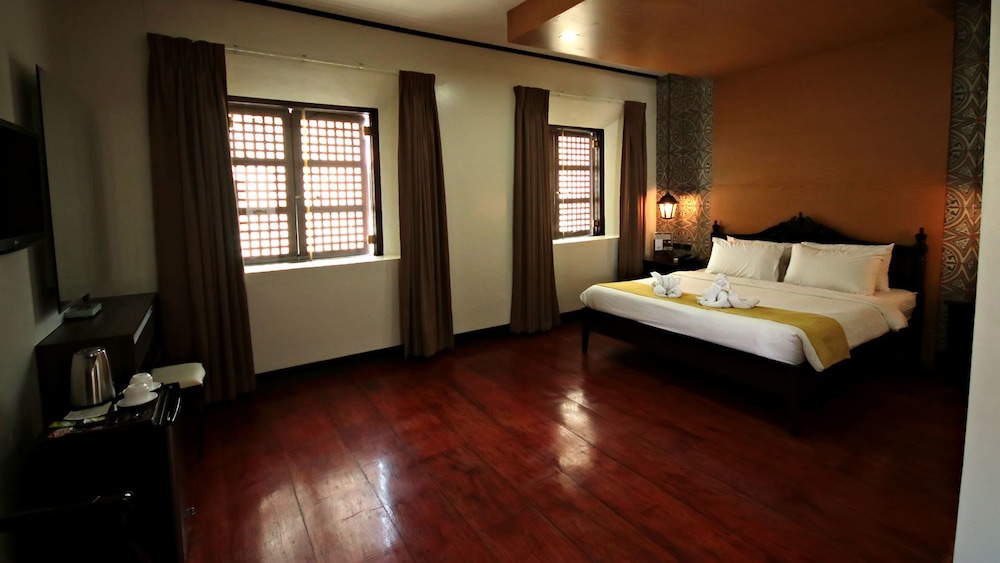 Vigan Plaza Hotel 10/71
