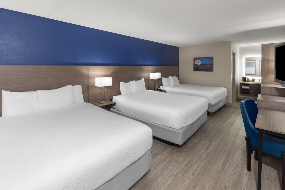 ROOM, MULTIPLE BEDS