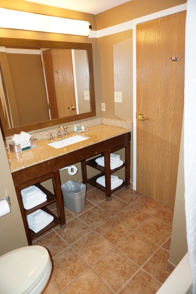 Quality Inn & Suites Georgetown - Seaford 37/39