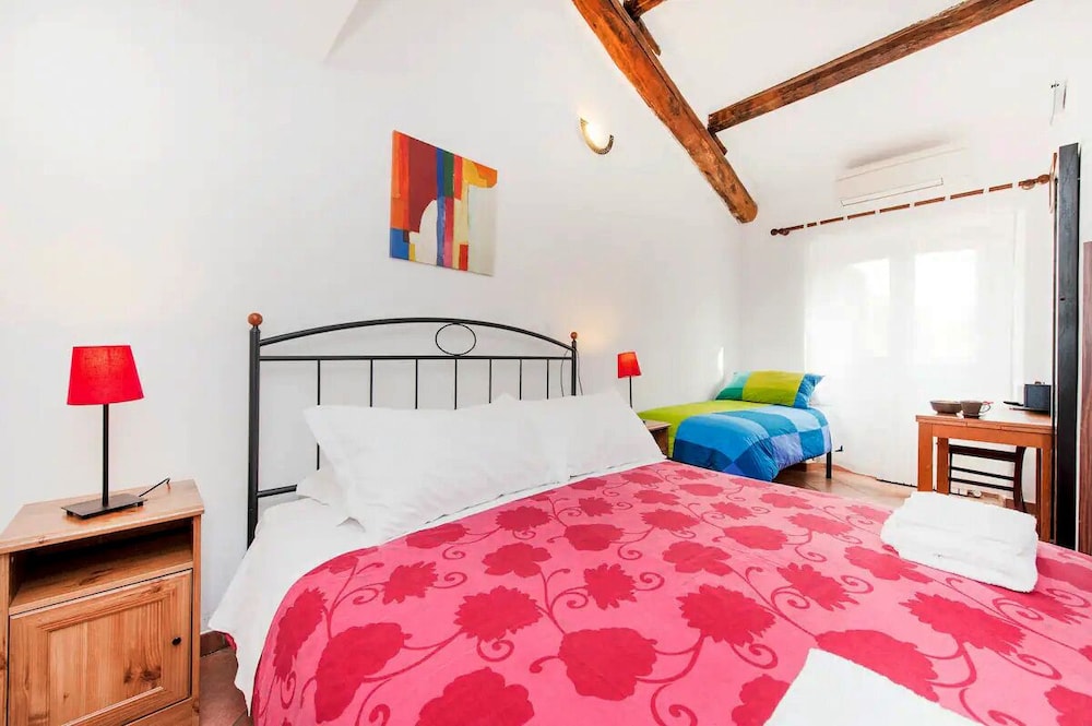 Sixtythree Guesthouse 9/40