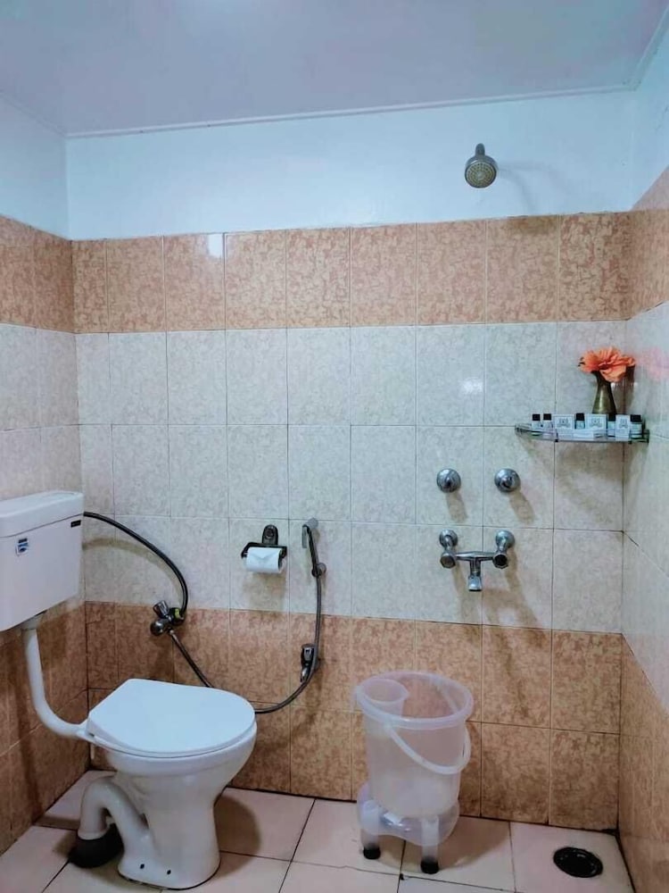 HOTEL KARNAVATI 49/50