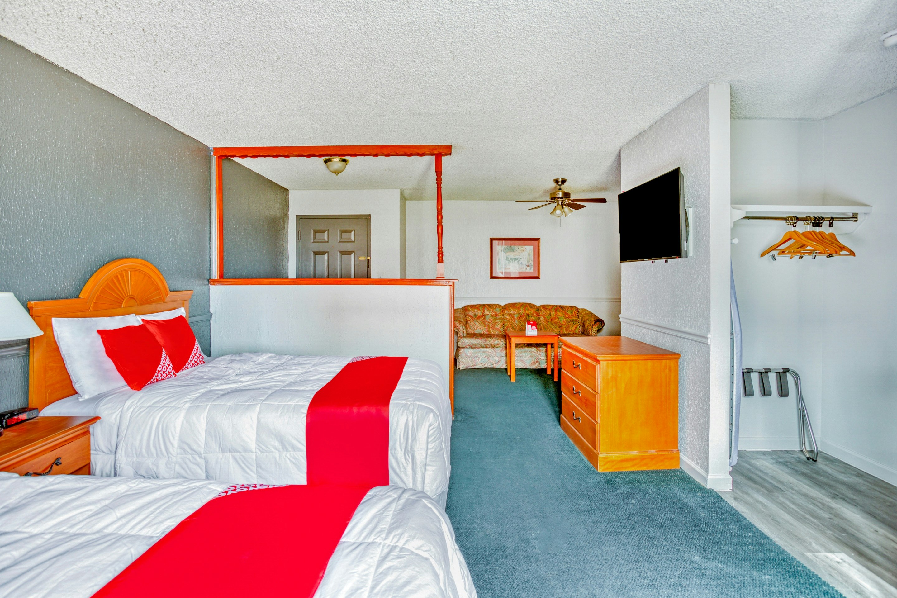 OYO Townhouse Tulsa Woodland Hills 7/30